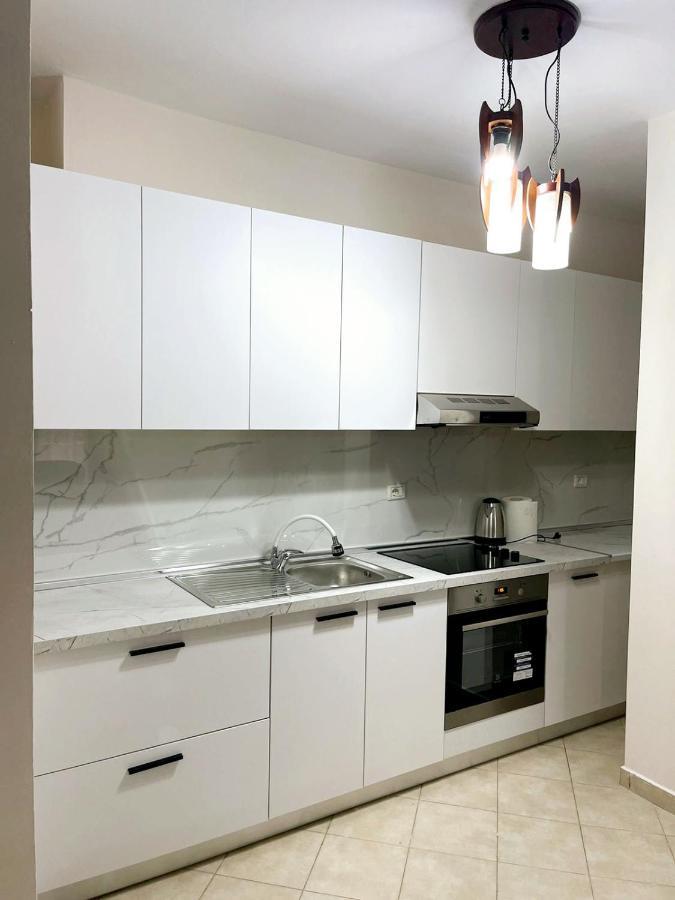New Bazaar Side Bliss 2 Bed Room Apt With Free Garage Тирана Экстерьер фото
